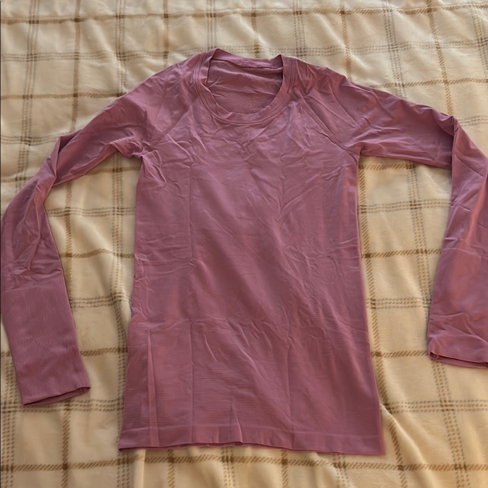 Pink longsleeve lululemon swiftly tech, hip length, size 2/4, great condition